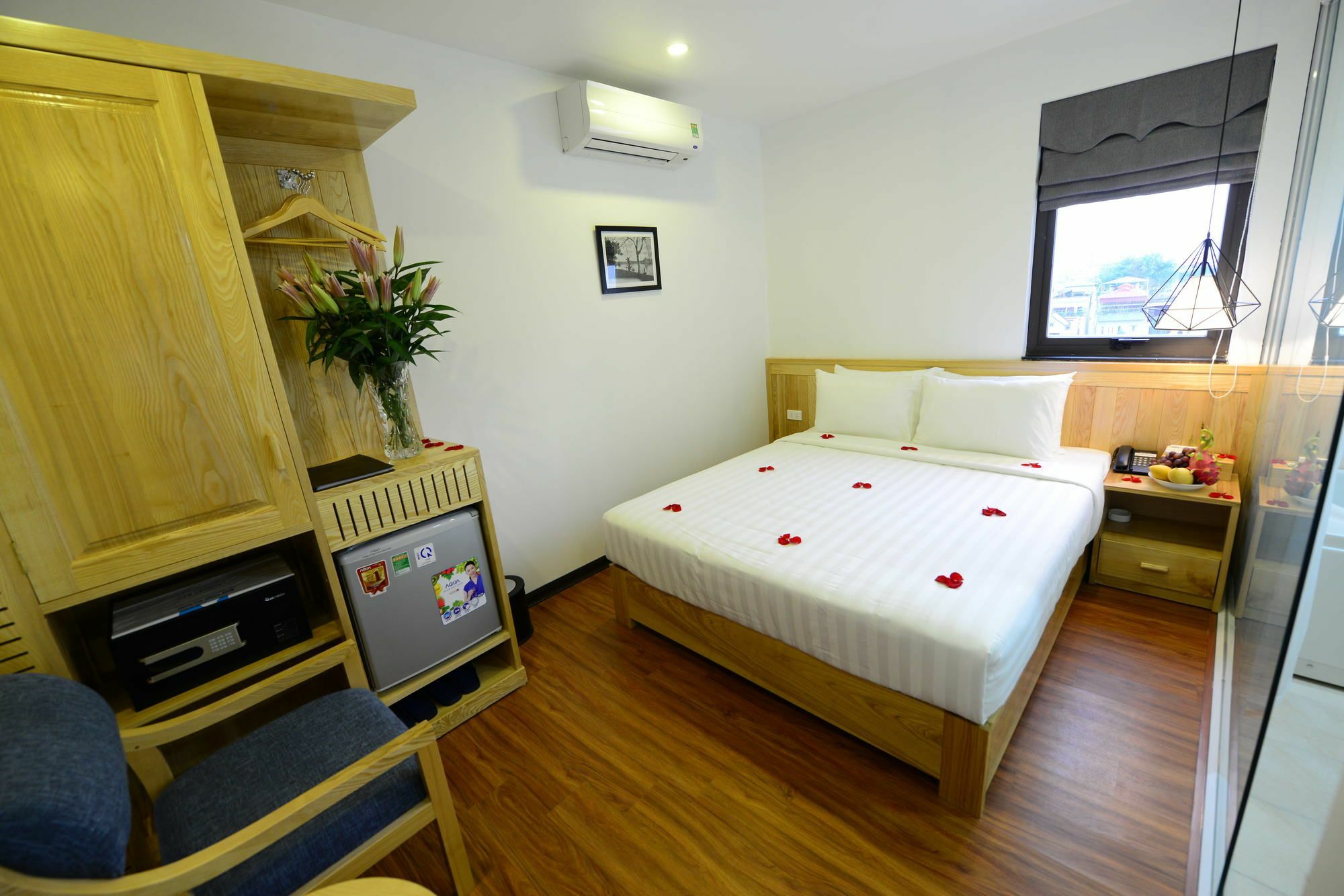 Blue Hanoi Inn Luxury Hotel Exterior photo