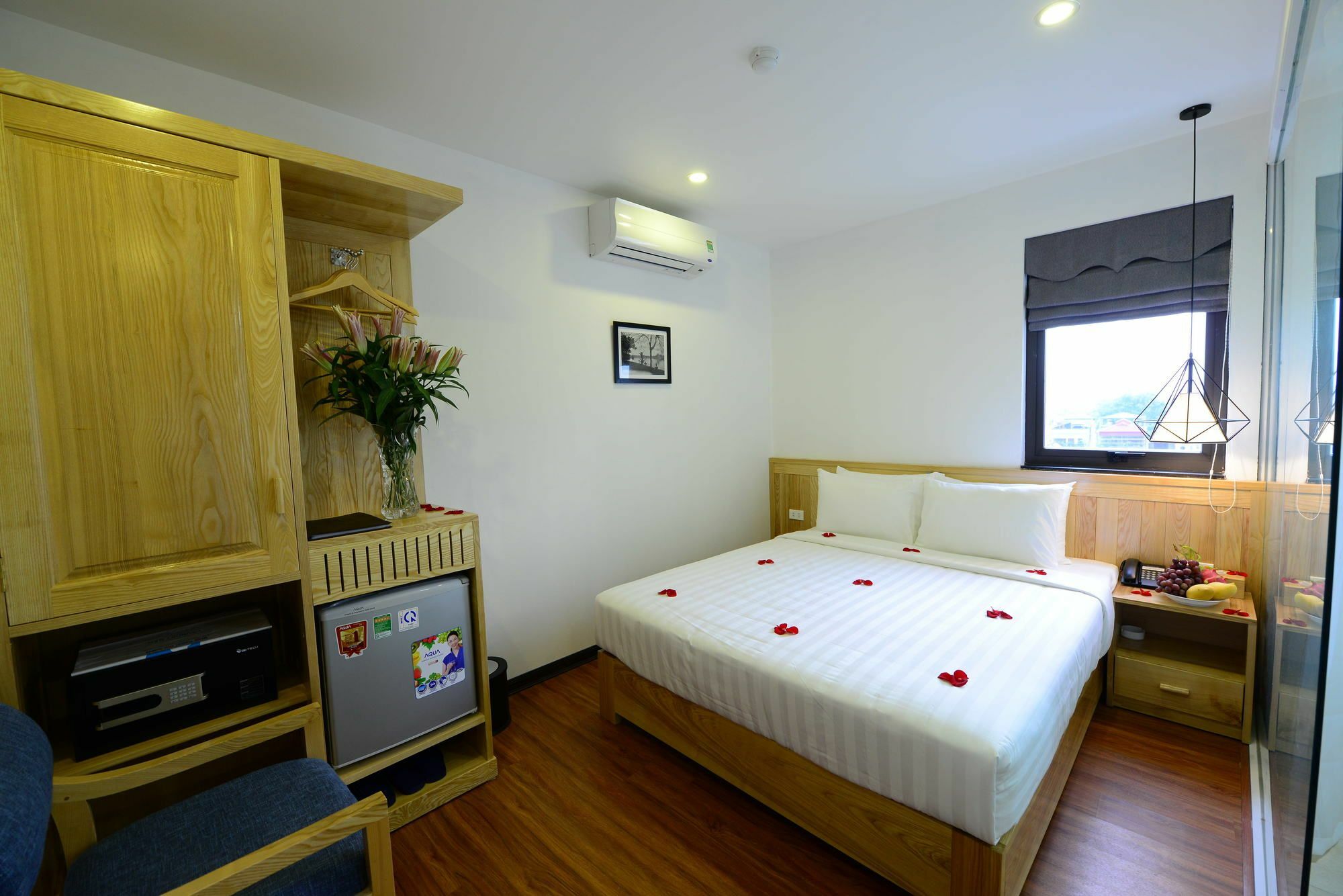 Blue Hanoi Inn Luxury Hotel Exterior photo