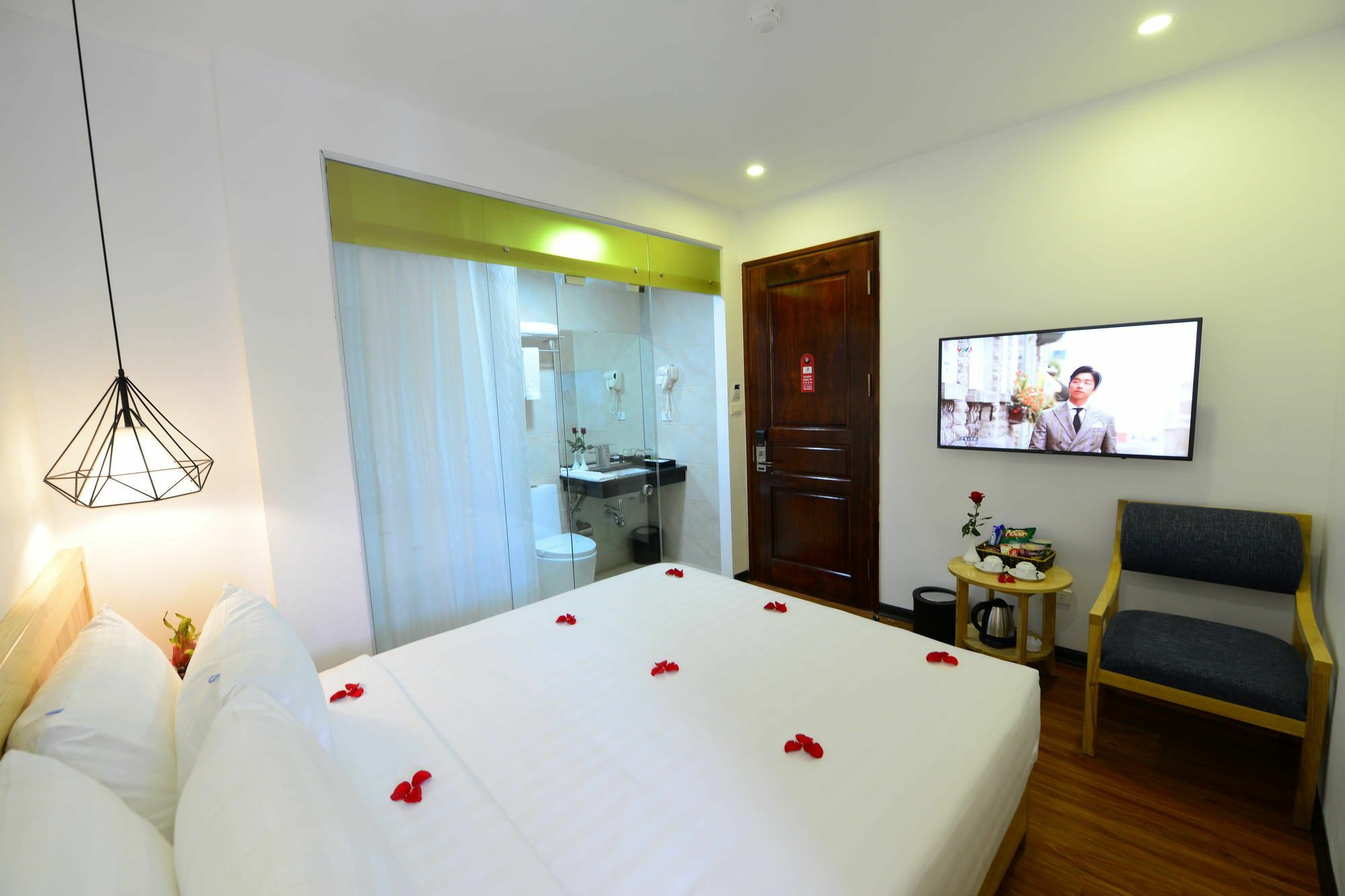 Blue Hanoi Inn Luxury Hotel Exterior photo