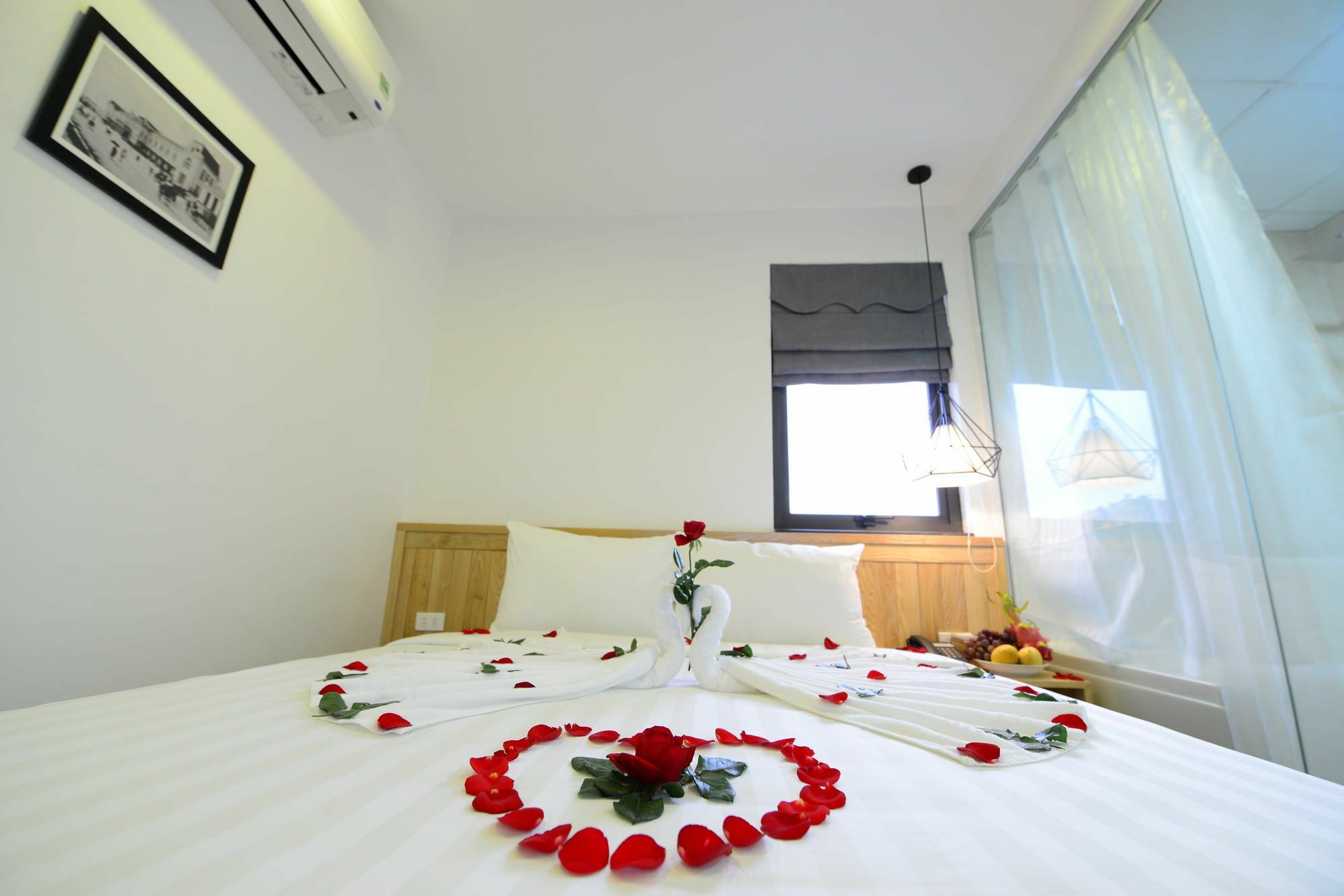 Blue Hanoi Inn Luxury Hotel Exterior photo