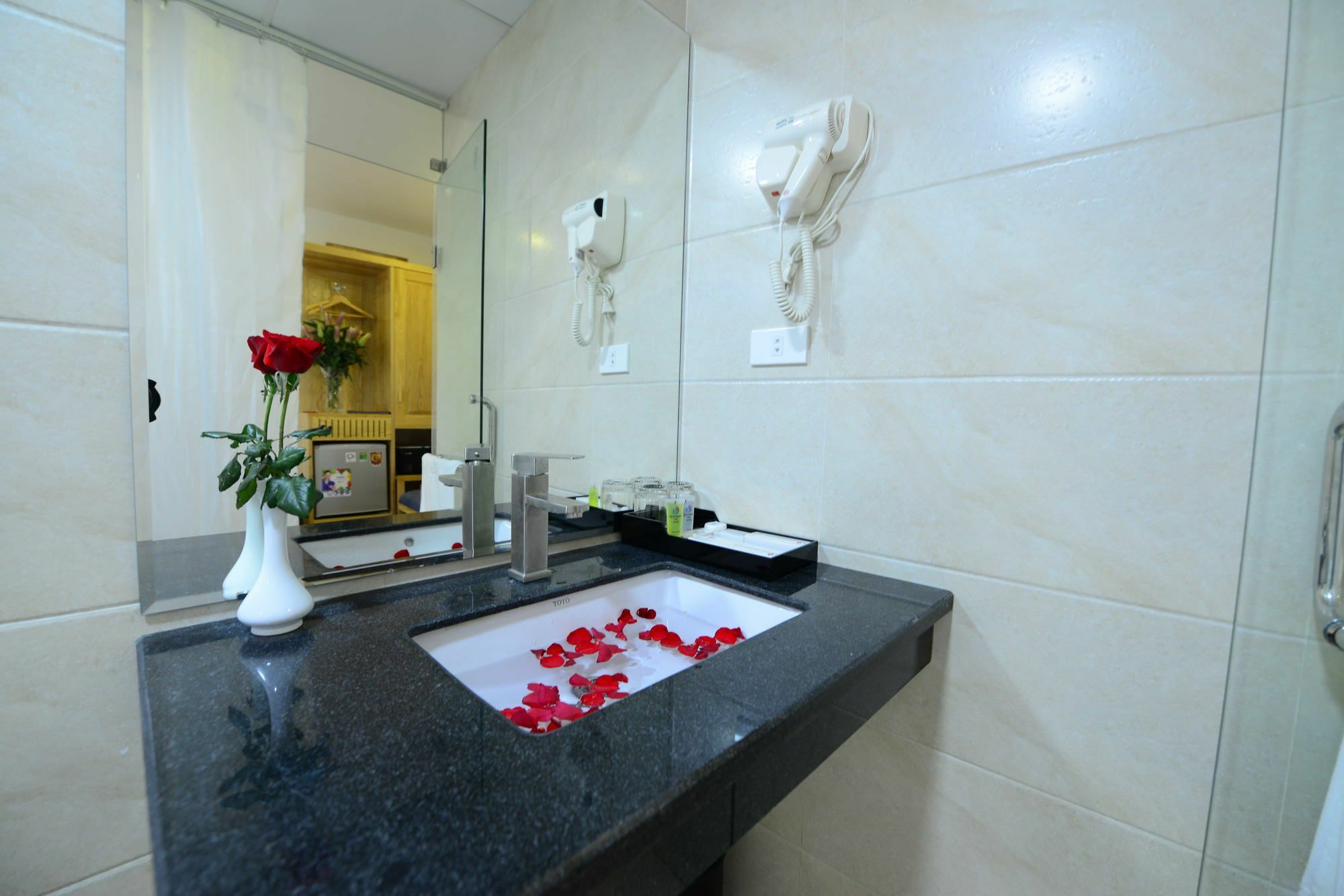 Blue Hanoi Inn Luxury Hotel Exterior photo