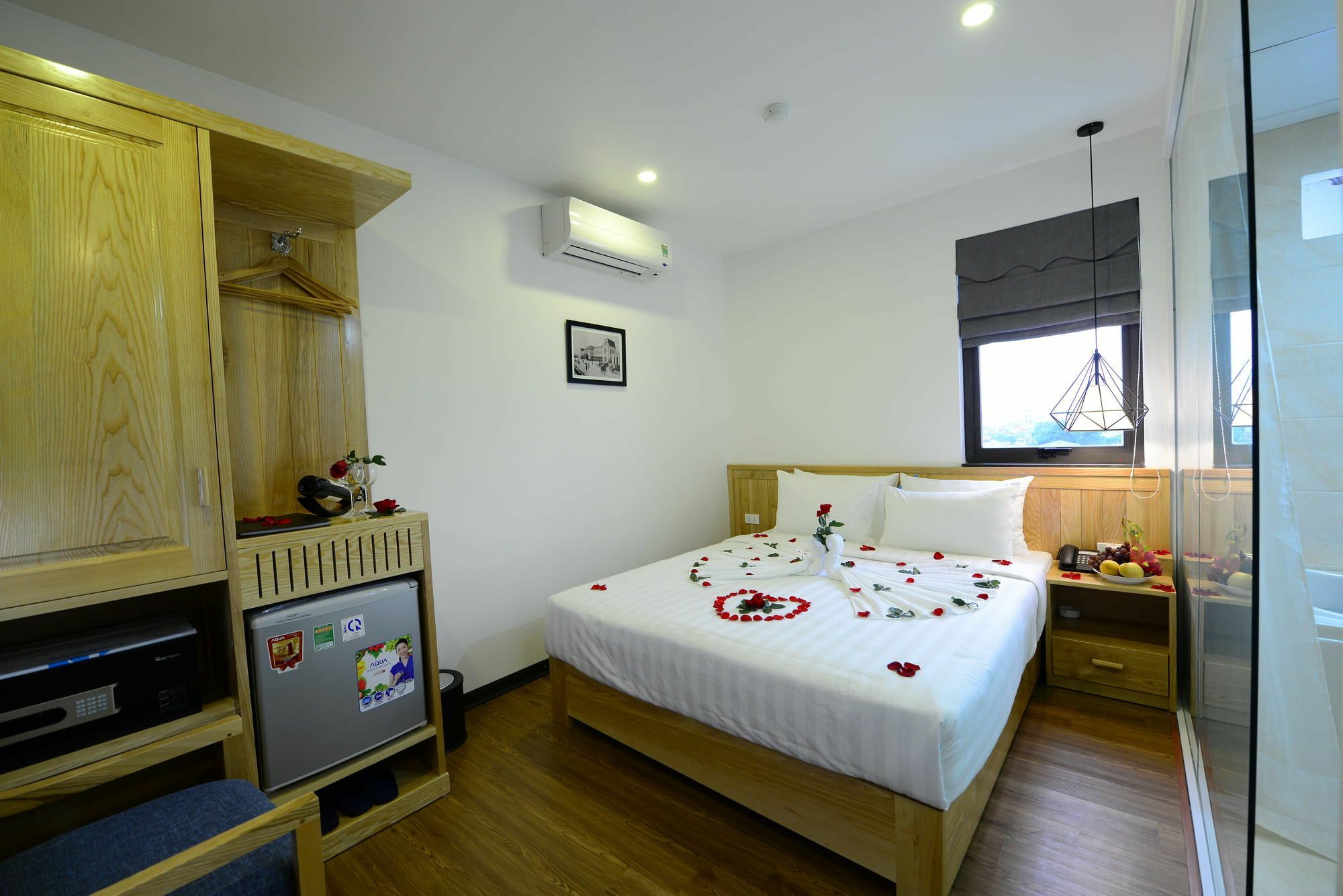 Blue Hanoi Inn Luxury Hotel Exterior photo
